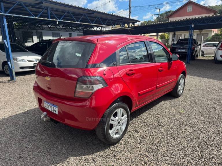 CHEVROLET - AGILE - 2010/2011 - Vermelha - R$ 34.900,00