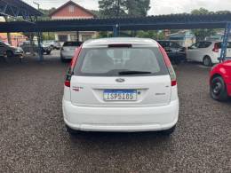 FORD - FIESTA - 2011/2012 - Branca - R$ 33.900,00