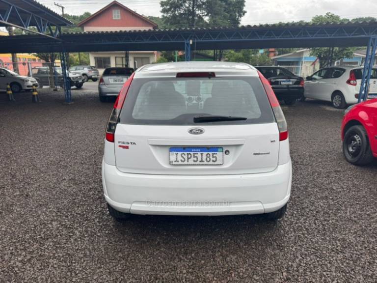 FORD - FIESTA - 2011/2012 - Branca - R$ 33.900,00