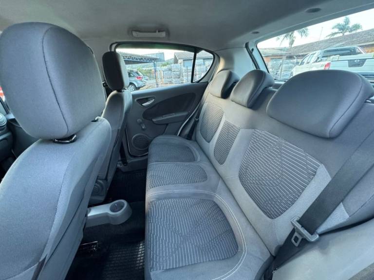FIAT - PALIO - 2013/2014 - Branca - R$ 41.900,00