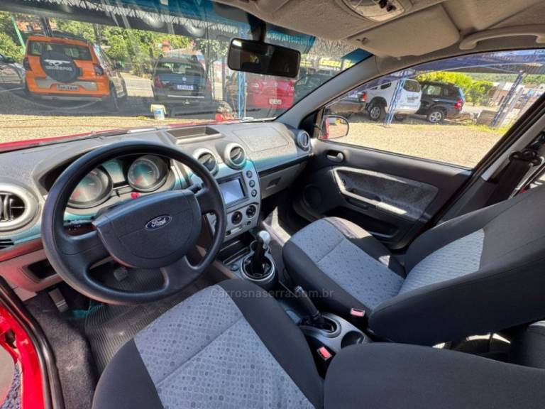 FORD - FIESTA - 2013/2013 - Vermelha - R$ 34.900,00