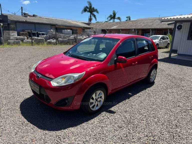FORD - FIESTA - 2013/2013 - Vermelha - R$ 34.900,00