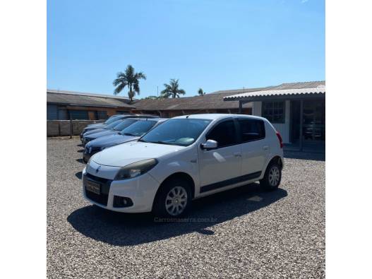 RENAULT - SANDERO - 2012/2012 - Branca - R$ 29.900,00