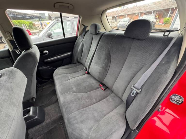 NISSAN - TIIDA - 2011/2012 - Vermelha - R$ 35.900,00