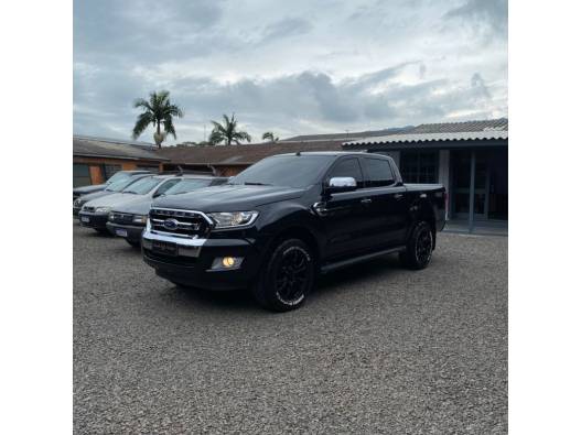 FORD - RANGER - 2017/2018 - Preta - R$ 143.900,00