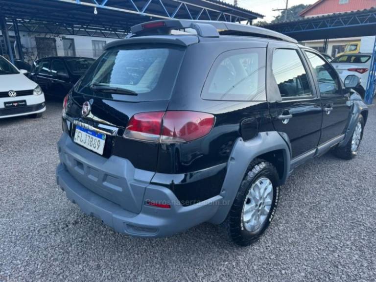 FIAT - PALIO - 2013/2014 - Preta - R$ 31.900,00