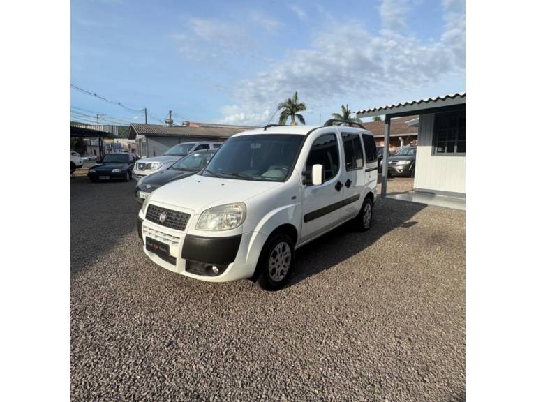 FIAT - DOBLÓ - 2013/2013 - Branca - R$ 48.900,00