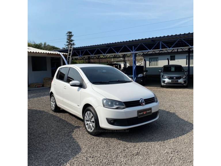 VOLKSWAGEN - FOX - 2012/2013 - Branca - R$ 38.900,00