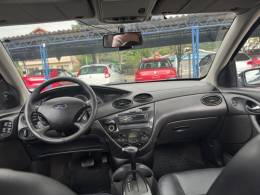 FORD - FOCUS - 2006/2007 - Preta - R$ 26.900,00