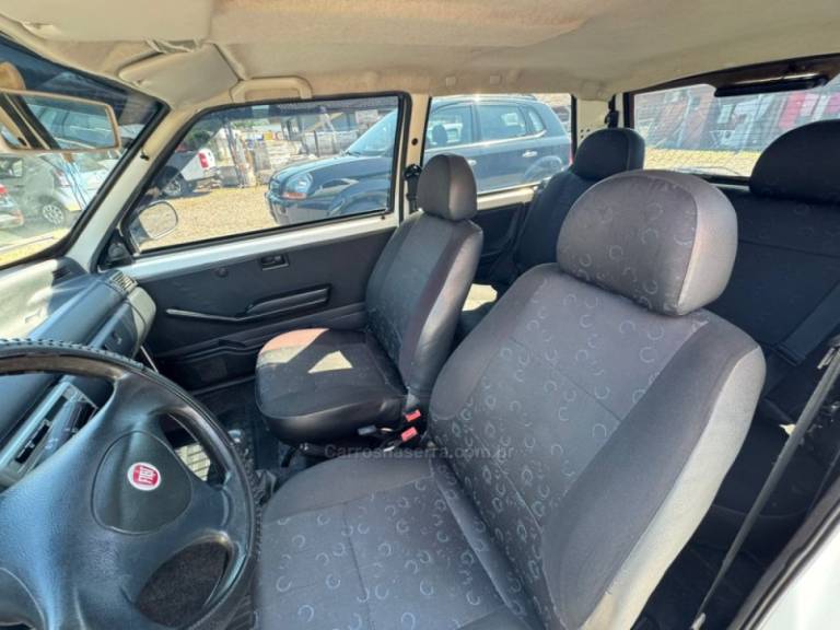 FIAT - UNO - 2010/2011 - Branca - R$ 21.900,00