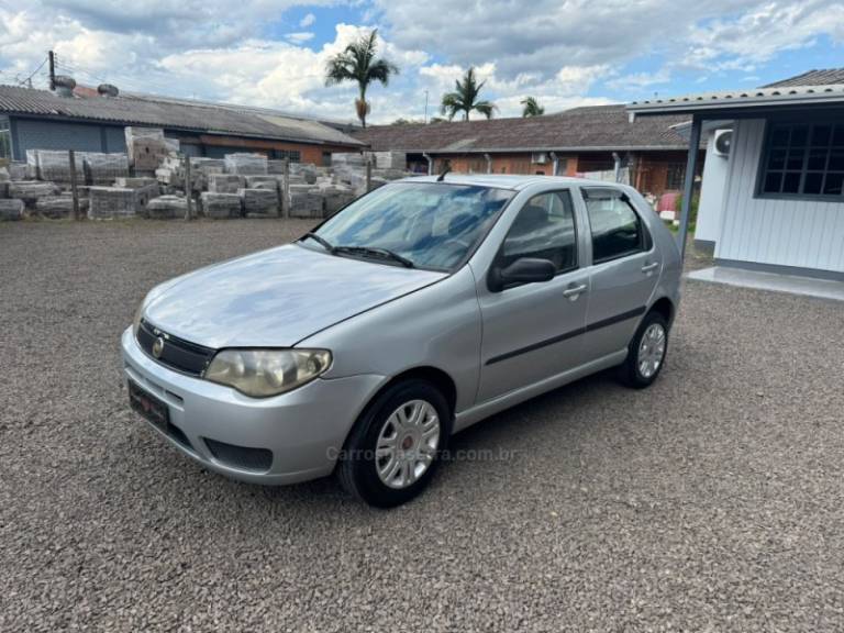 FIAT - PALIO - 2008/2008 - Prata - R$ 17.900,00