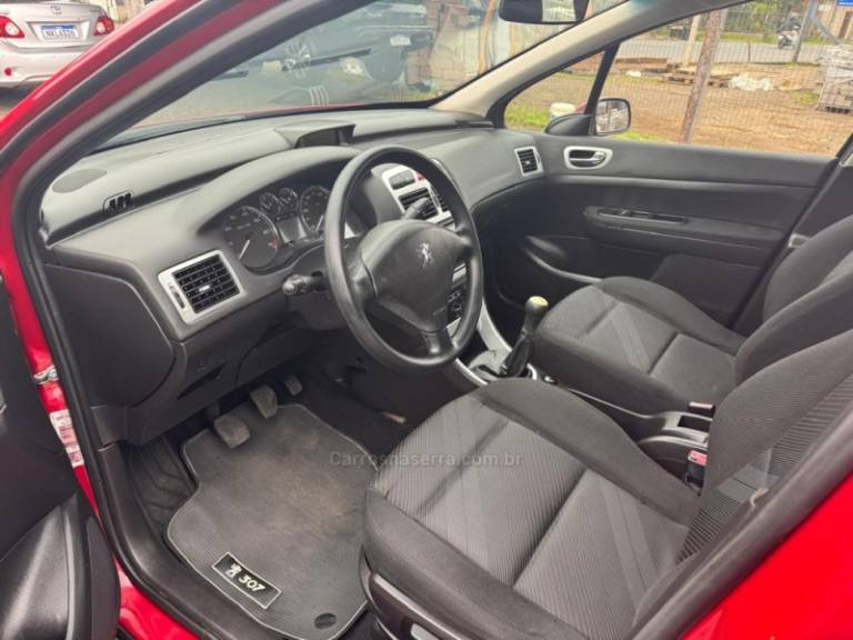 PEUGEOT - 307 - 2009/2010 - Vermelha - R$ 25.900,00