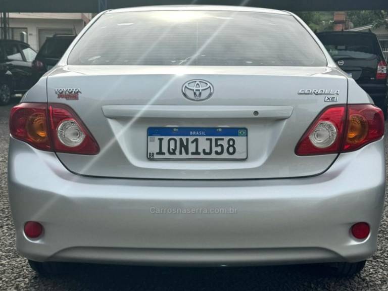 TOYOTA - COROLLA - 2010/2010 - Prata - R$ 58.900,00