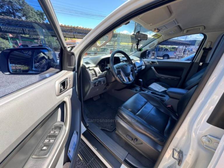 FORD - RANGER - 2018/2019 - Branca - R$ 156.900,00