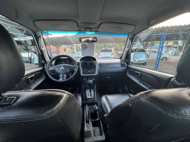 MITSUBISHI - PAJERO TR4 - 2011/2012 - Branca - R$ 65.900,00