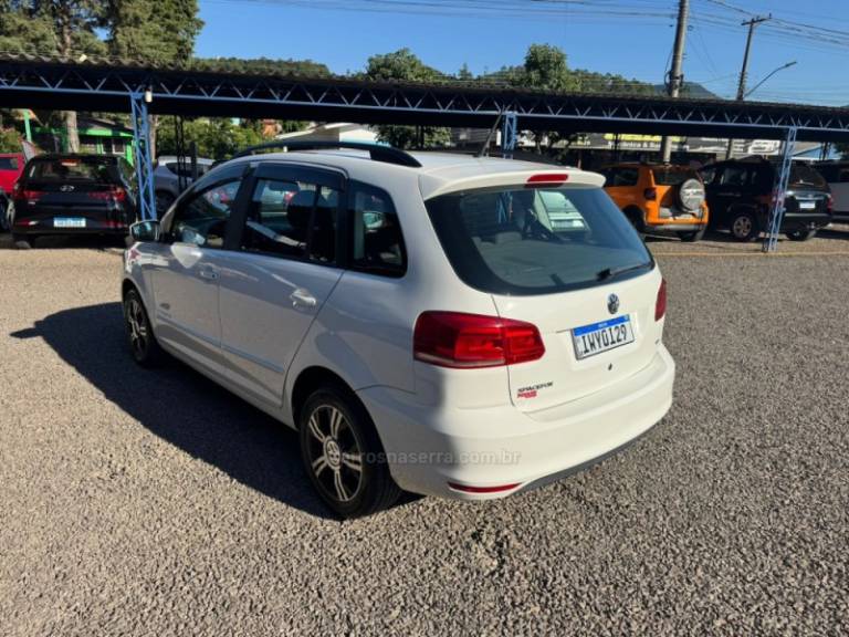 VOLKSWAGEN - SPACEFOX - 2015/2016 - Branca - R$ 55.900,00