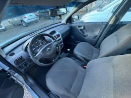 CHEVROLET - CORSA - 2010/2011 - Prata - R$ 32.900,00