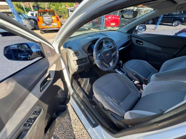 CHEVROLET - COBALT - 2014/2015 - Branca - R$ 48.900,00
