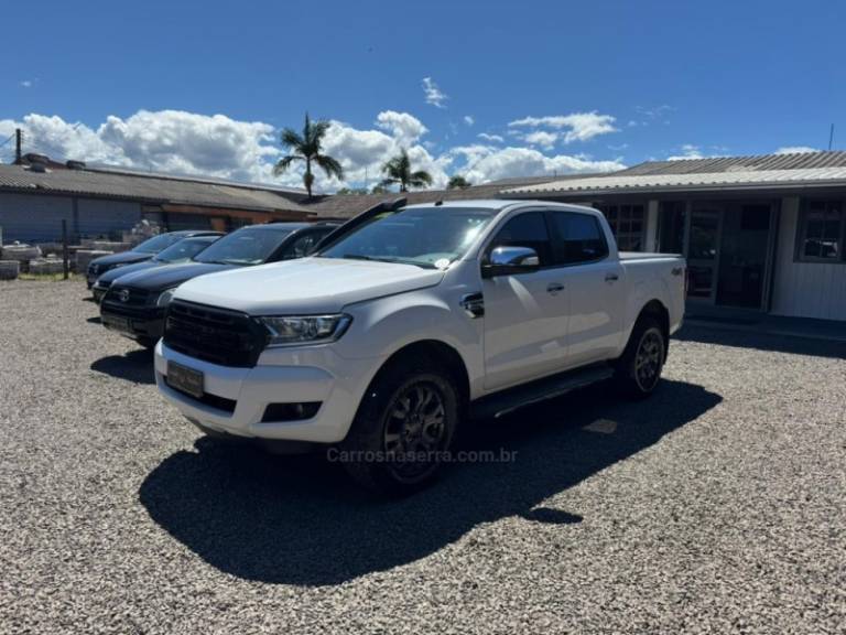 FORD - RANGER - 2018/2019 - Branca - R$ 156.900,00
