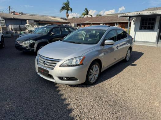 NISSAN - SENTRA - 2014/2015 - Prata - R$ 64.900,00