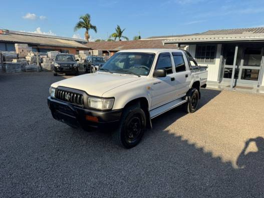 TOYOTA - HILUX - 2004/2004 - Branca - R$ 72.900,00